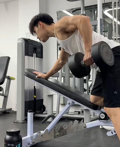 Conmoción por la muerte del culturista Liu Can a los 27 años: se estaba grabando en un lugar prohibido