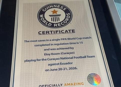 Portero de Curazao recibe histórico Record Guinness por lo que hizo en el Mundial 2026