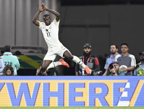 La espectacular celebración de Osman Bukari en el segundo gol de la Selección Ghanesa.