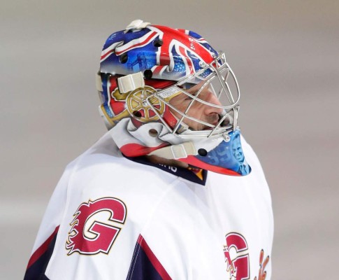 Así fue su debut: Petr Cech, de portero de fútbol a arquero de hockey sobre hielo