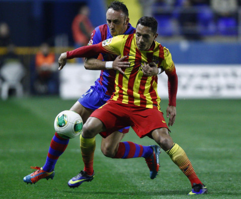 Con triplete de Tello, Barcelona vence 4-1 al Levante en Copa del Rey