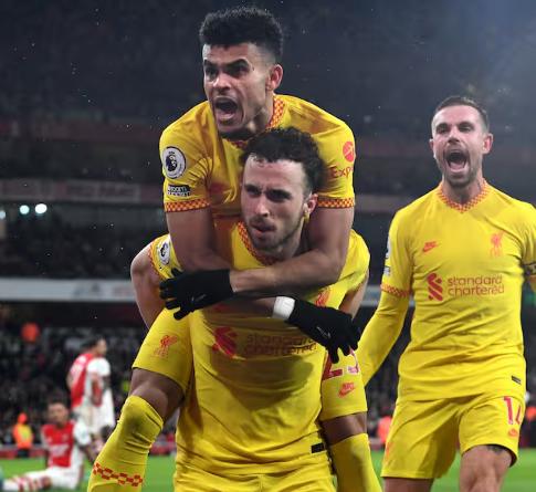 Luis Díaz recibe una ola de críticas: lo que estaba haciendo mientras el Liverpool despedía a Diogo Jota