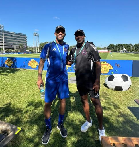 David Suazo se 'codea' con estrellas en congreso de la FIFA en Paraguay: Ha sido una experiencia maravillosa