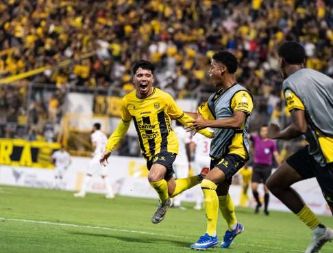 Roberto Osorto aportó con gol y asistencia en la remontada de Real España anre Olimpia en el Morazán.