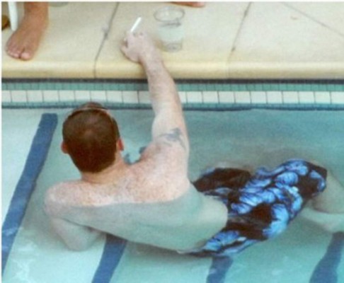 Los grandes futbolistas por el mundo que fueron captados fumando