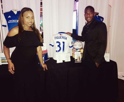 Las guapísimas novias y esposas de los jugadores de México y Honduras