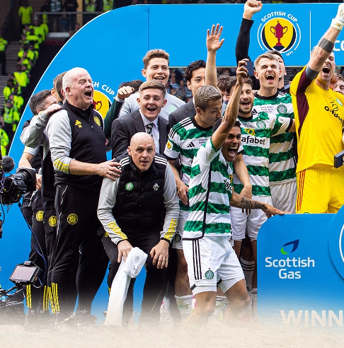 Así festejó Luis Palma el doblete del Celtic en su primer año en Escocia: ¡le puso ambiente al vestidor!