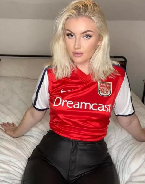 Quiere casarse con Bellingham y lanzó un atrevido reto: “Voy a acostarme con un jugador de cada equipo de la Premier”