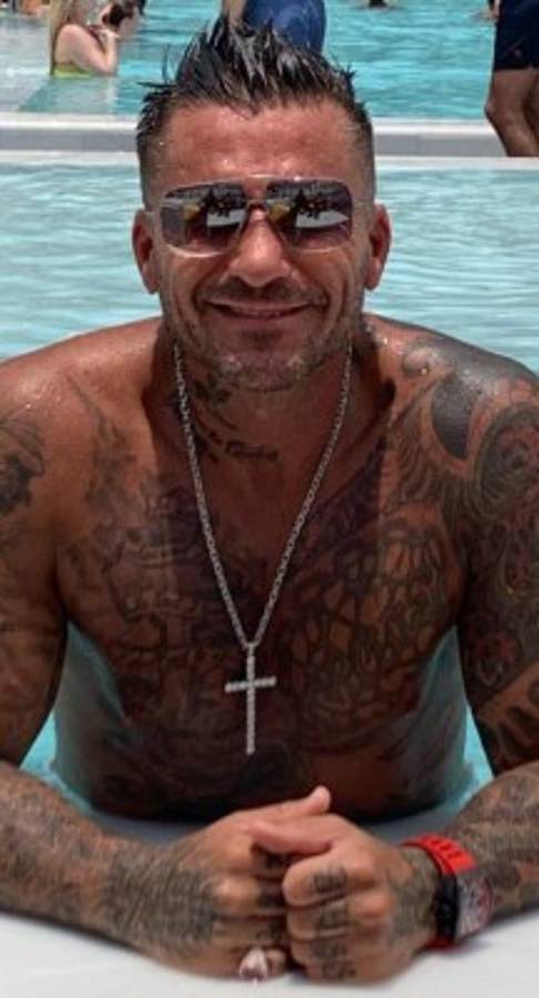 Millonario compra equipo inglés, echa a todo el plantel y contrató 15 jugadores nuevos