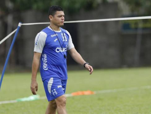 Luis Alvarado: El logro histórico que está por conseguir, los dos descartados y ¿ya hay jugadores con boleto fijo al Mundial Sub-20?