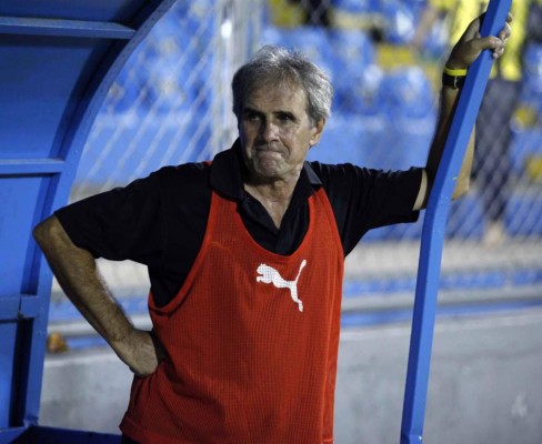 De fracaso en fracaso: 15 técnicos en Real España solo han dejado cuatro títulos en 14 años