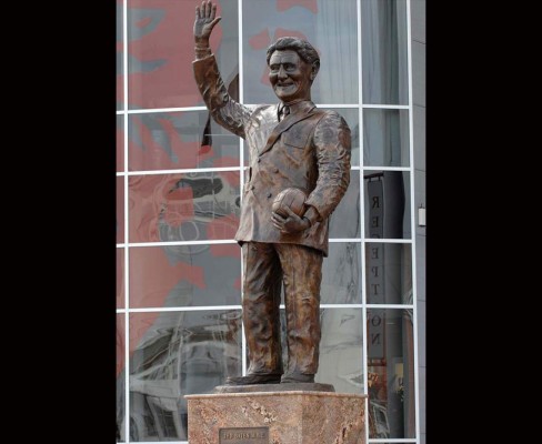 Las estatuas de deportistas y famosos más horribles en el mundo