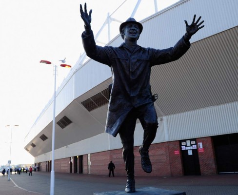 Las estatuas de deportistas y famosos más horribles en el mundo