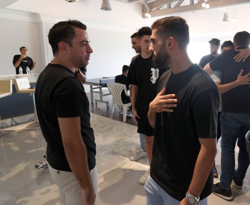 Entre lágrimas y amado: así fue el adiós de Xavi del Al-Sadd de Qatar mientras el Barcelona lo espera