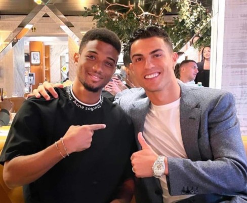 Jugadores del Manchester United se reúnen para almorzar y así fue captado Cristiano Ronaldo tras ser multado