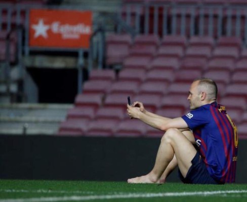 Las fotos de Andrés Iniesta en el Camp Nou que parten el corazón