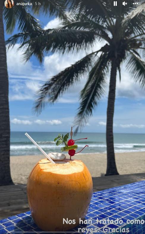 Ana Jurka, periodista deportiva hondureña, deslumbra en sus vacaciones en las playas de Tela