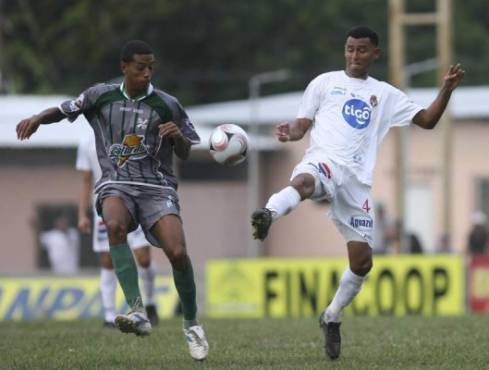 Juan JosÃ© Tablada jugador Del Real Juventud en accion durante el partido contra Platensa de la cuarta jornada por el Torneo Clausura 2009