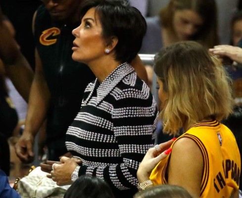 Las Kardashians, las sexis aficionadas que le van a Cavaliers en final de NBA