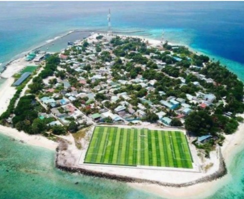 Así trabaja un técnico inglés, encargado de convertir a las Maldivas en una potencia futbolística