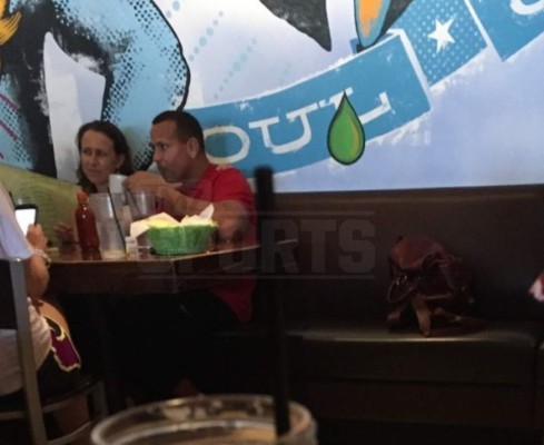 Captan a Alex Rodríguez con su nueva multimillonaria novia