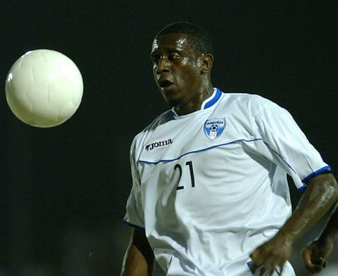 Se la jugó: Los dos 11 históricos de Carlos Pavón en la Selección de Honduras