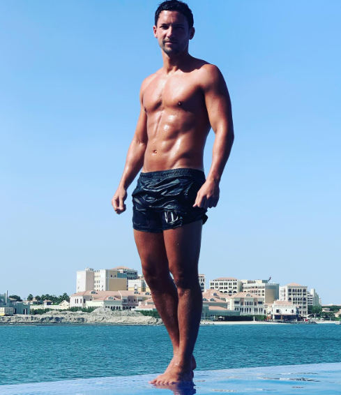 Ganó la Premier League, el Chelsea lo fichó por 40 millones y ahora es constructor de casas