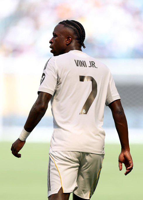 El gran señalado del Real Madrid, debut de Xabi, la polémica del VAR, el sorpresivo MVP y así fue capturado Florentino Pérez