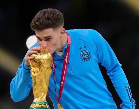 Manchester City blindará a Julián Álvarez: los detalles del nuevo contrato que va a firmar la ‘Araña’ tras ganar el Mundial