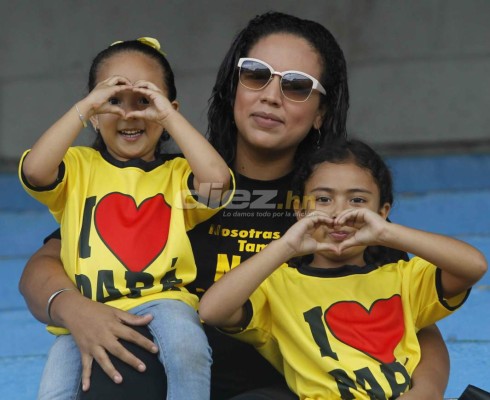 ¡BELLEZA! Las encantadoras chicas que arroparon a La Máquina en el Morazán