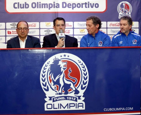 No viste en la presentación de Troglio: Su tatuaje y un hincha le llevó la camiseta de River