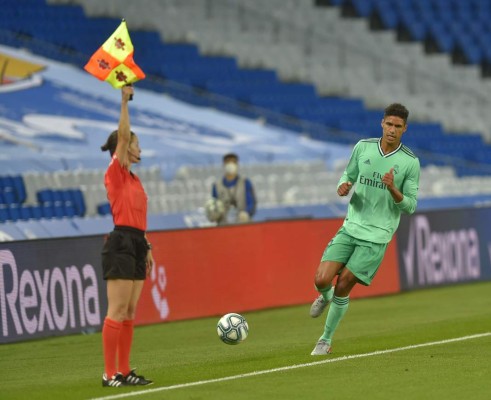 Duro regreso de James Rodríguez, la amargura de Ramos y Real Madrid nuevo líder en España