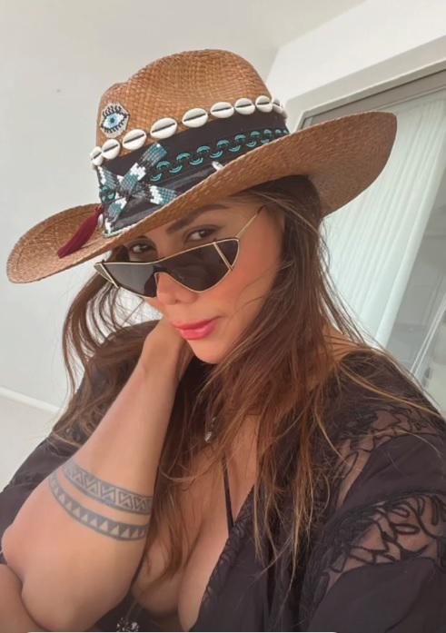 Sonia Isaza, la infartante novia de Arturo Vidal, deslumbra en sus vacaciones en un yate de lujo en España