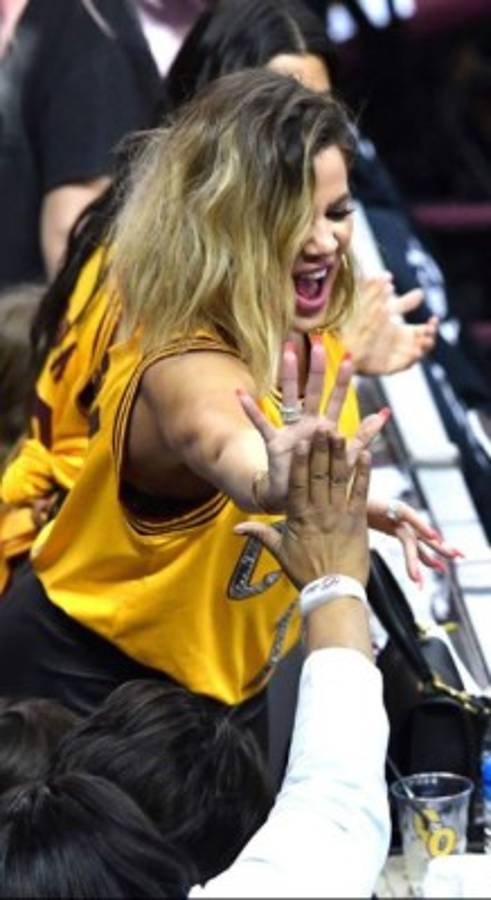 Las Kardashians, las sexis aficionadas que le van a Cavaliers en final de NBA