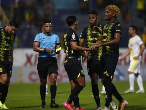 Real España terminó perdonando y Génesis FC le sacó el empate en el inicio del torneo Clausura