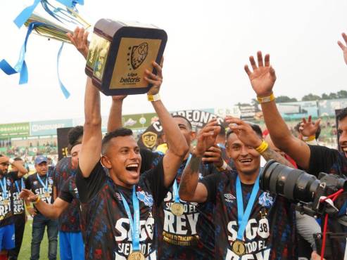 Olimpia se coronó tetracampeón del fútbol hondureño en el pasado torneo.