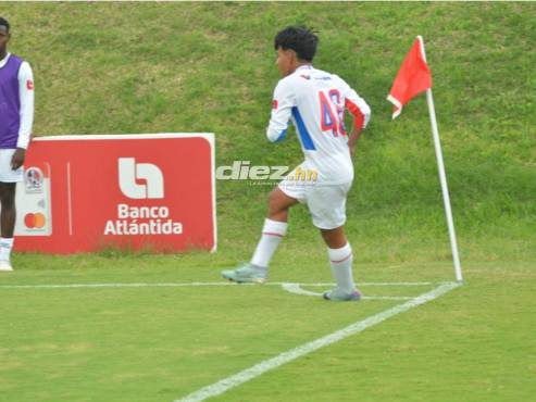 Ángel Molina se desempeña como volante por fuera y tiene los mismas habilidades de Michaell Chirinos. FOTO: Carlos Alcerro.