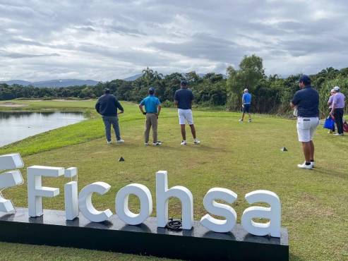 El torneo de Golf liderado por Ficohsa se mantiene encendido en sus últimos días de competencia.