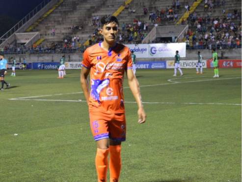 Lobos UPNFM entierra el invicto del Marathón en histórico triunfo con sabor sudamericano en Choluteca