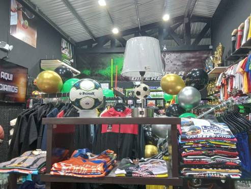 Lobos UPNFM y Génesis son los equipos de Primera División que visten los uniformes de Huriver.