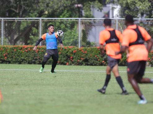 Bryan Moya da la fórmula para frenar al Olimpia de Troglio y es claro: “Nos pagan para ser campeones”