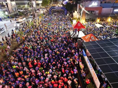 Miles de hondureños llegan de todo el país para correr la emblemática carrera que este año celebra sus 50 años de fundación.
