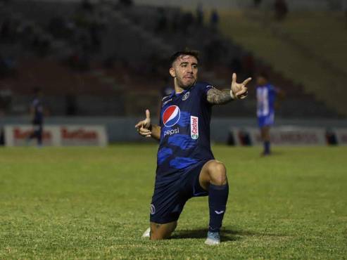 Auzmendi firmó un triplete en el último juego que Motagua disputó en La Ceiba ante Victoria.