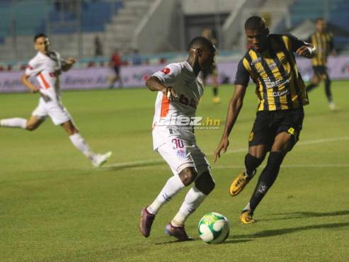 Solani Solano ha sido uno de los jugadores más activos de Olimpia ante Real España. FOTO: Alex Pérez.