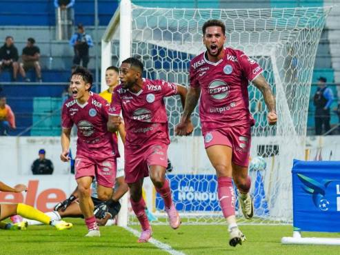 Rodrigo de Olivera debutó como goleador con la camiseta de Motagua ante Real España.
