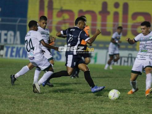 Honduras Progreso vapuleó al Yoro FC en el estadio Humberto Micheletti de El Progreso. FOTO: Neptalí Romero.