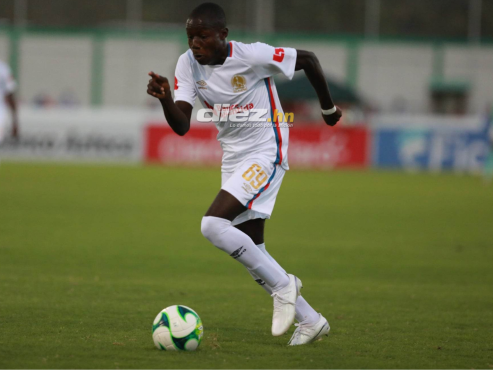 Raúl García debutó con la camisola del Olimpia, tres años después de llegar a las reservas del cuadro blanco.