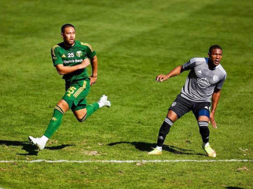 Yeison Mejía en su primer partido amistoso con el Sporting Kansas de la MLS.