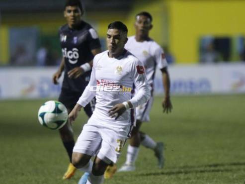 El delantero hondureño esperó resolver su situación para confirmar si jugaría o no con Olimpia.