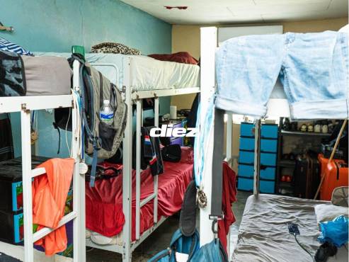 Yeison Arriola dormía en litera, acompañado de sus amigos del orfanato. FOTOS: Jeffred Ramírez | Mauricio Ayala.